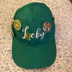 🍀Lucky Novelty Kelly Green Baseball Hat w/5 St. Patrick’s Day Pins-Embroidered